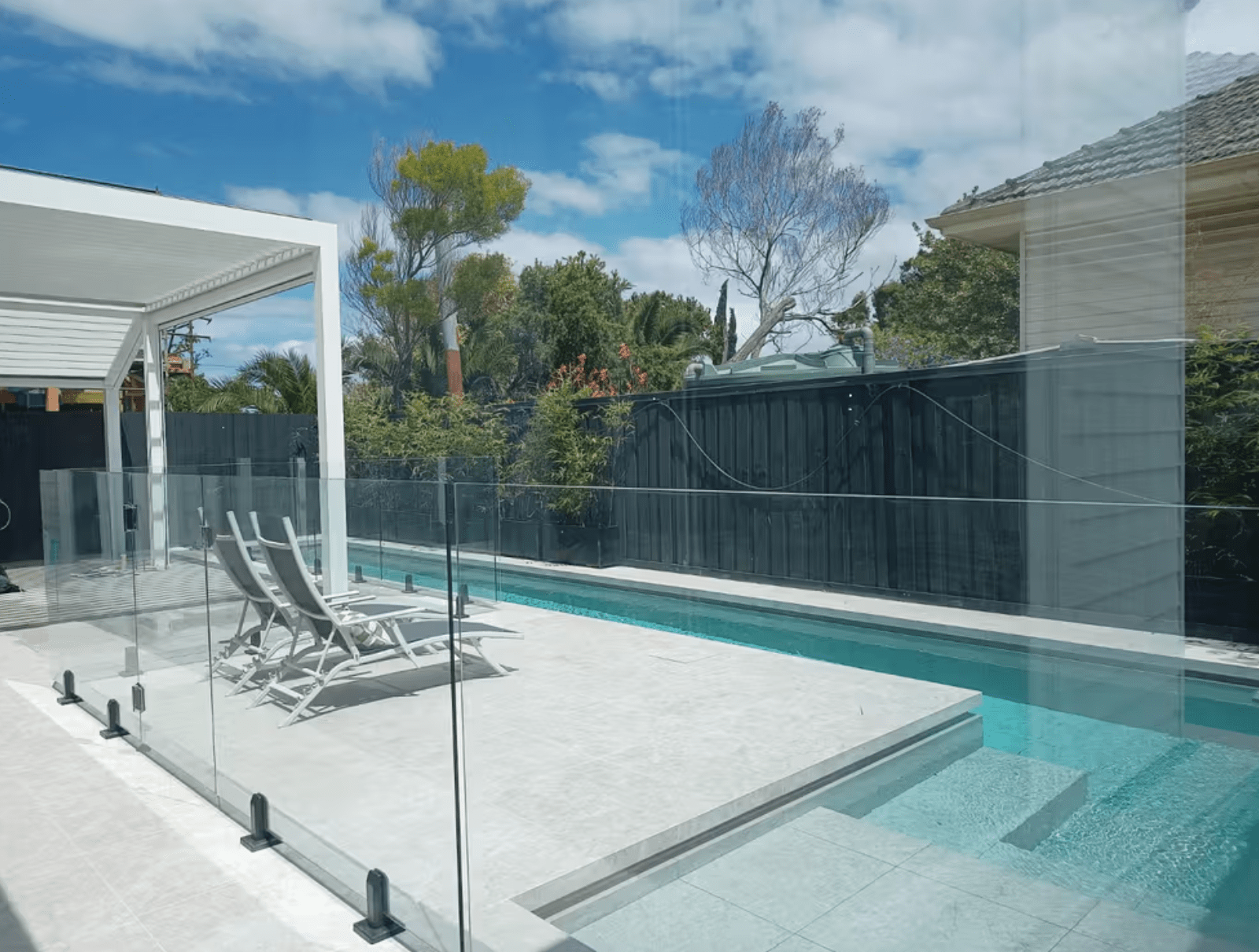 Glass pool fencing